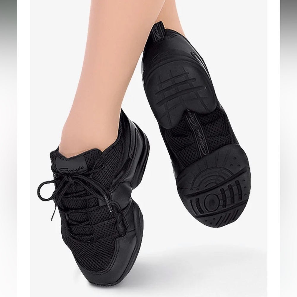Dance Sneakers Capezio